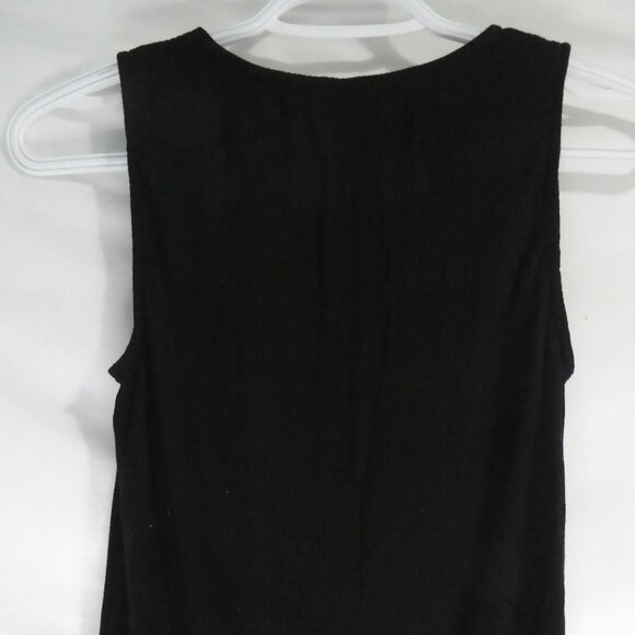 JO & CO | small | Ribbed Sleeveless Top | V-Neck | Lace-Up Front - Picture 11 of 12